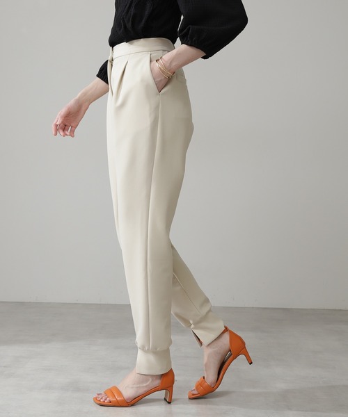 N.（N. Natural Beauty Basic）（エヌエヌナチュラルビューティーベーシック）の「◆ダブルクロスジョガーパンツ（その他パンツ・レディース・ブラック/ベージュ・MEDIUM）」の6枚目の写真