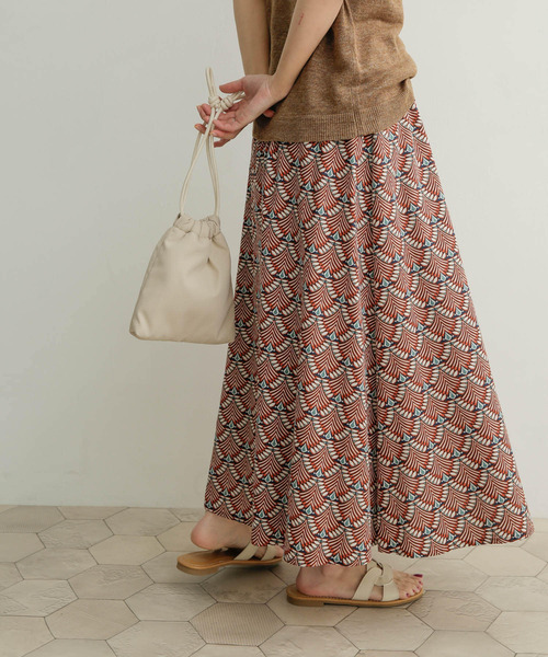 URBAN RESEARCH DOORS（アーバンリサーチドアーズ）の「ジオメトリックフレアスカート（スカート・レディース・グリーン/オレンジ・1）」の3枚目の写真