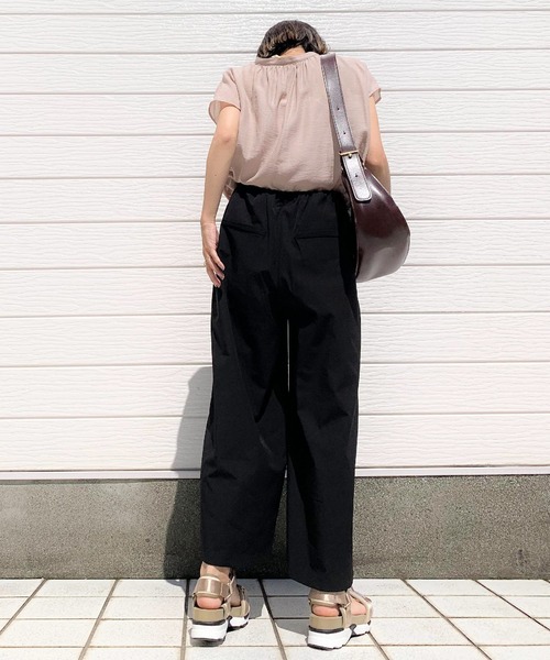 Q（キュー）の「さらさらワイドパンツ（その他パンツ・レディース・ブラック/ベージュ・MEDIUM）」の9枚目の写真