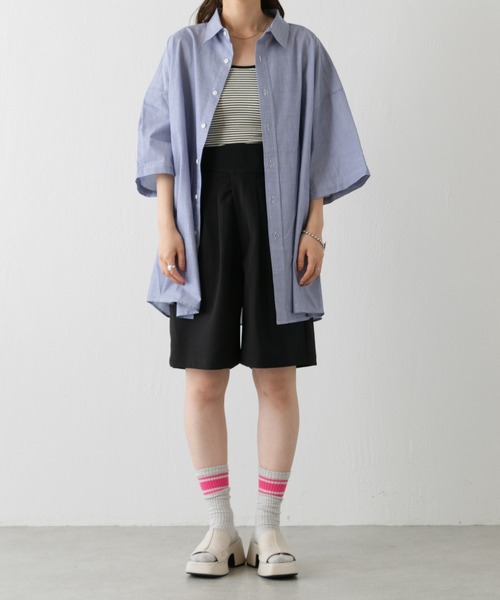 WHIMSIC（ウィムジック）の「【WHIMSIC】オーバーサイズショートスリーブシャツ（シャツ/ブラウス・レディース・ネイビー/ブルー・FREE）」の9枚目の写真