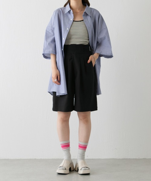 WHIMSIC（ウィムジック）の「【WHIMSIC】オーバーサイズショートスリーブシャツ（シャツ/ブラウス・レディース・ネイビー/ブルー・FREE）」の10枚目の写真