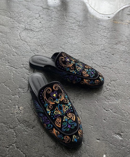 PAGEBOY（ページボーイ）の「エンブロイダリーミュール（スリッポン・レディース・ブラック/ネイビー・MEDIUM/LARGE）」の2枚目の写真