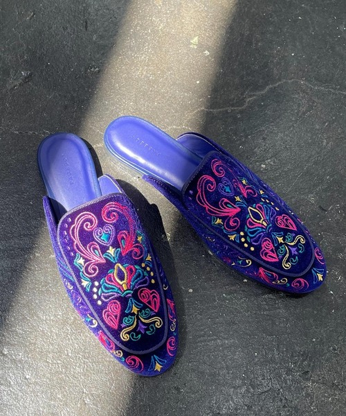 PAGEBOY（ページボーイ）の「エンブロイダリーミュール（スリッポン・レディース・ブラック/ネイビー・MEDIUM/LARGE）」の4枚目の写真