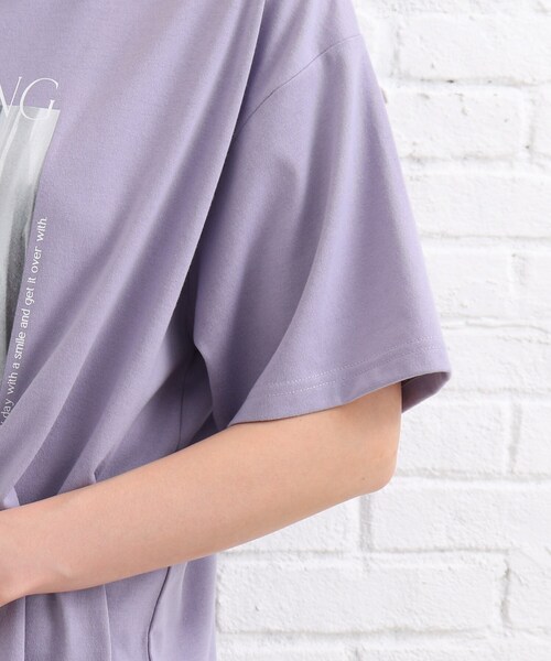 SHOO・LA・RUE（シューラルー）の「◆【S-L】フォトプリントTシャツ（Tシャツ/カットソー・レディース・ライトパープル/ホワイト系・01/03/02）」の7枚目の写真