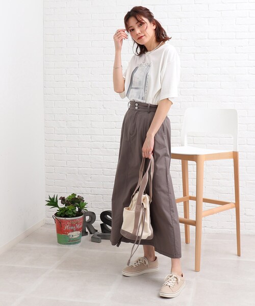 SHOO・LA・RUE（シューラルー）の「◆【S-L】フォトプリントTシャツ（Tシャツ/カットソー・レディース・ライトパープル/ホワイト系・01/03/02）」の16枚目の写真