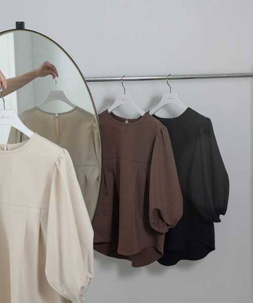 Amiur(エミレ)の「tuck design puff sleeve cut(Tシャツ/カットソー・レディース・アイボリー/ブラック/ブラウン・FREE)」の10枚目の写真