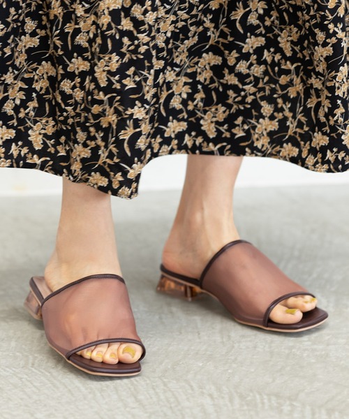 earth music&ecology(アースミュージックアンドエコロジー)の「チュールミュールサンダル【earth music&ecology】(サンダル・レディース・ブラック/ダークブラウン/アイボリー・SMALL/MEDIUM/LARGE/X-LARGE)」の3枚目の写真