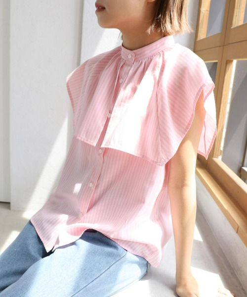 moment+（モーメントプラス）の「T/Cブロード無地＆ランダムストライプ スクエアラッフルカラーケープブラウス（シャツ/ブラウス・レディース・ブラック/オフホワイト/サックスブルー/ピンク・M）」の4枚目の写真