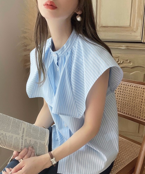 moment+（モーメントプラス）の「T/Cブロード無地＆ランダムストライプ スクエアラッフルカラーケープブラウス（シャツ/ブラウス・レディース・ブラック/オフホワイト/サックスブルー/ピンク・M）」の9枚目の写真