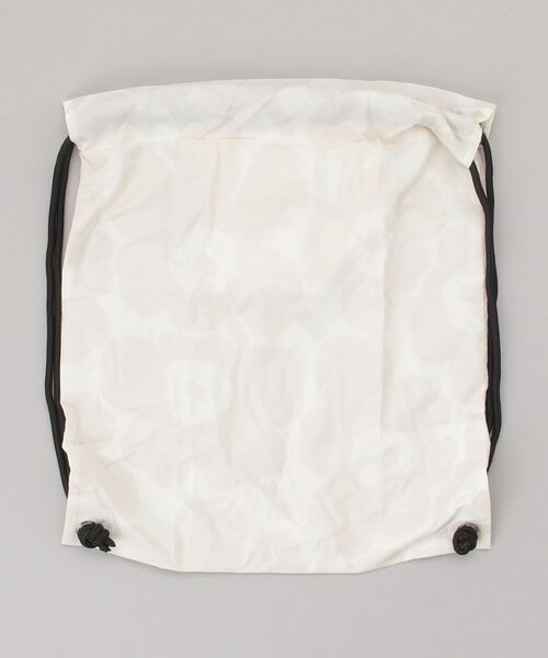 marimekko（マリメッコ）の「Pieni Unikko / Smartsack（バックパック/リュック・レディース・ネイビー/アイボリー・FREE）」の5枚目の写真