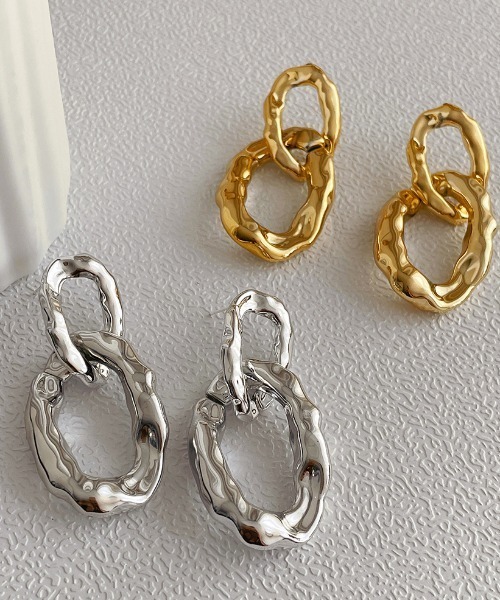 yu-ka(ユーカ)の「YU-KA : ダブル凸凹リングピアス / DOUBLE UNEVENNESS RING PIERCE(ピアス(両耳用)・レディース・シルバー/ゴールド・FREE)」の3枚目の写真