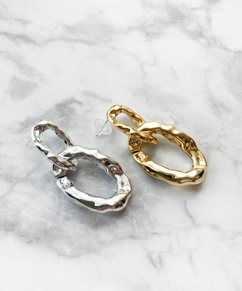 yu-ka(ユーカ)の「YU-KA : ダブル凸凹リングピアス / DOUBLE UNEVENNESS RING PIERCE(ピアス(両耳用)・レディース・シルバー/ゴールド・FREE)」の7枚目の写真