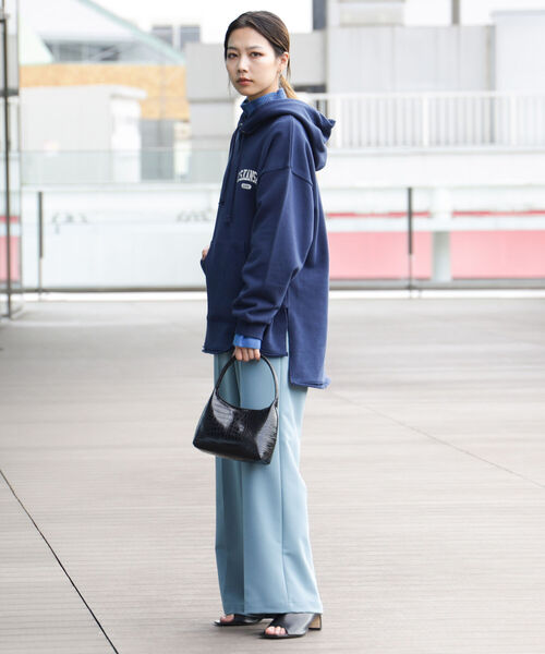 Ray BEAMS（レイビームス）の「【WEB限定】Lee / ルーズ フィット フーディー（スウェット・レディース・ネイビー/杢グレー・MEDIUM）」の14枚目の写真