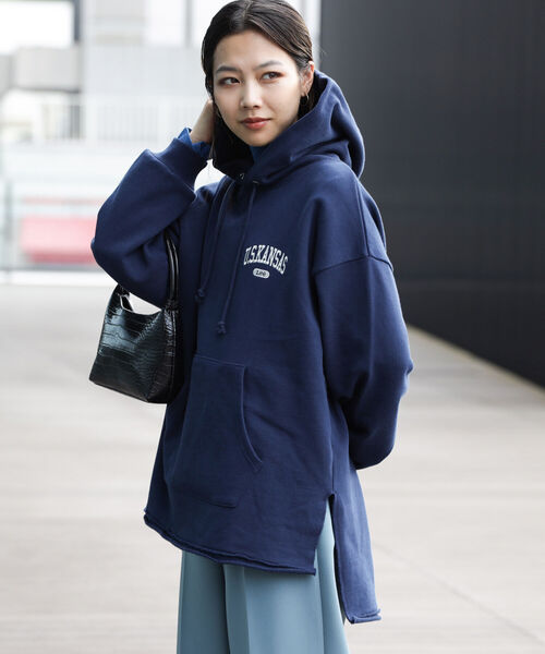 Ray BEAMS（レイビームス）の「【WEB限定】Lee / ルーズ フィット フーディー（スウェット・レディース・ネイビー/杢グレー・MEDIUM）」の15枚目の写真