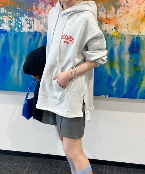 Ray BEAMS（レイビームス）の「【WEB限定】Lee / ルーズ フィット フーディー（スウェット・レディース・ネイビー/杢グレー・MEDIUM）」の17枚目の写真