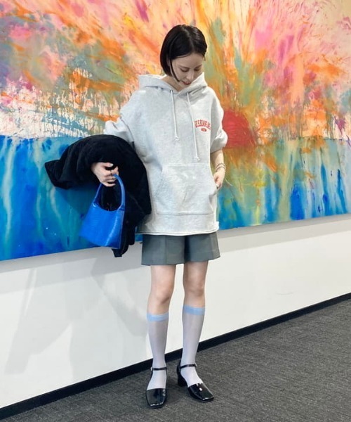 Ray BEAMS（レイビームス）の「【WEB限定】Lee / ルーズ フィット フーディー（スウェット・レディース・ネイビー/杢グレー・MEDIUM）」の18枚目の写真