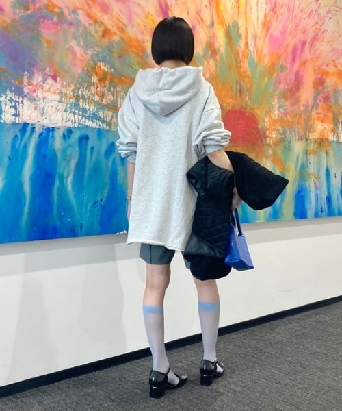 Ray BEAMS（レイビームス）の「【WEB限定】Lee / ルーズ フィット フーディー（スウェット・レディース・ネイビー/杢グレー・MEDIUM）」の19枚目の写真