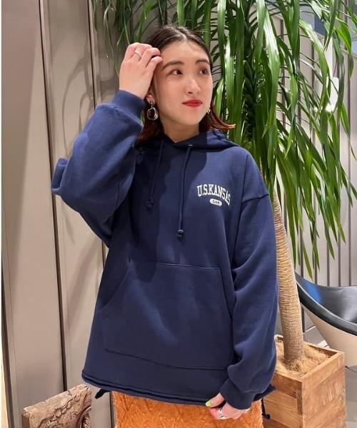 Ray BEAMS（レイビームス）の「【WEB限定】Lee / ルーズ フィット フーディー（スウェット・レディース・ネイビー/杢グレー・MEDIUM）」の20枚目の写真