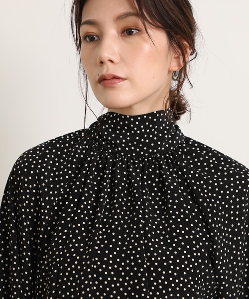 INED(イネド)の「ランダムドットボウタイブラウス(シャツ/ブラウス・レディース・ブラック・9号)」の7枚目の写真