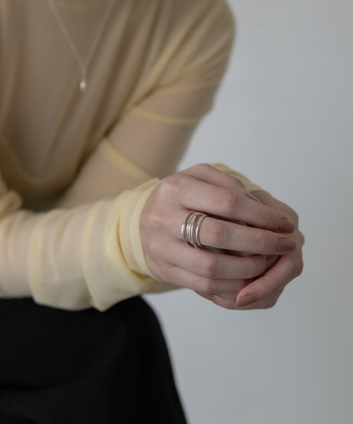 SMELLY(スメリー)の「SMELLY so’ overlap line ring(リング・レディース・シルバー・13)」の2枚目の写真