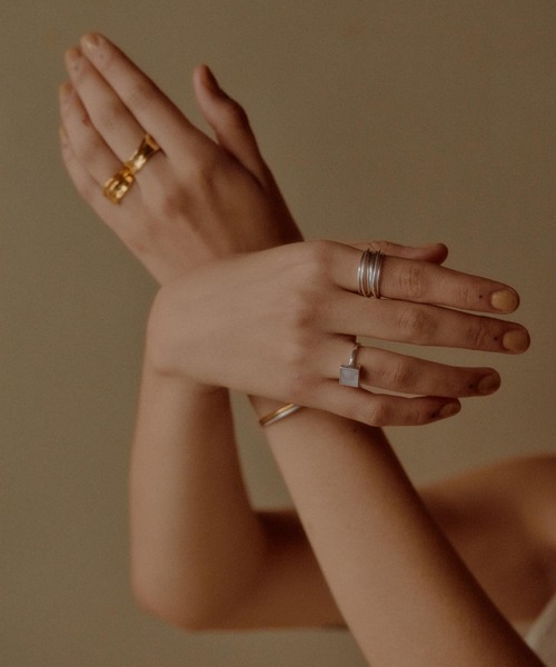 SMELLY(スメリー)の「SMELLY so’ overlap line ring(リング・レディース・シルバー・13)」の9枚目の写真