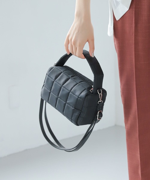 LAKOLE(ラコレ)の「2WAYキルトミニショルダーバッグ / 348876(ショルダーバッグ・レディース・ブラック/ピンク/アイボリー/グリーン・FREE)」の2枚目の写真