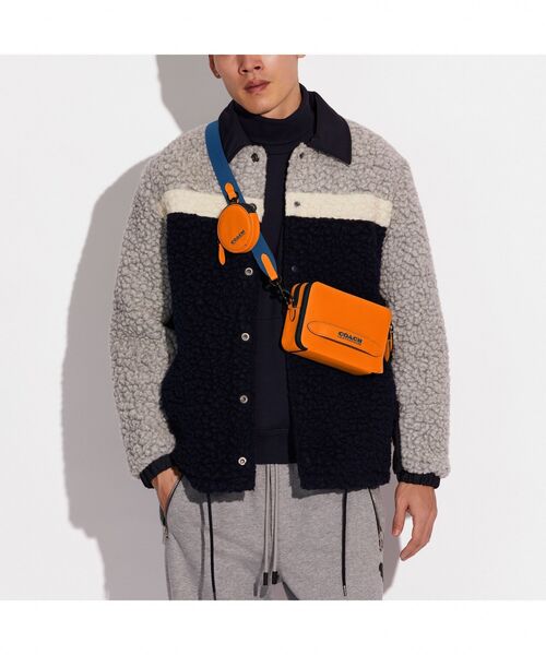 【COACH】 訳あり品 チャータークロスボディ バッグ ハイブリッドポーチ COACH（コーチ）の「チャーター クロスボディ・ハイブリッド ポーチ