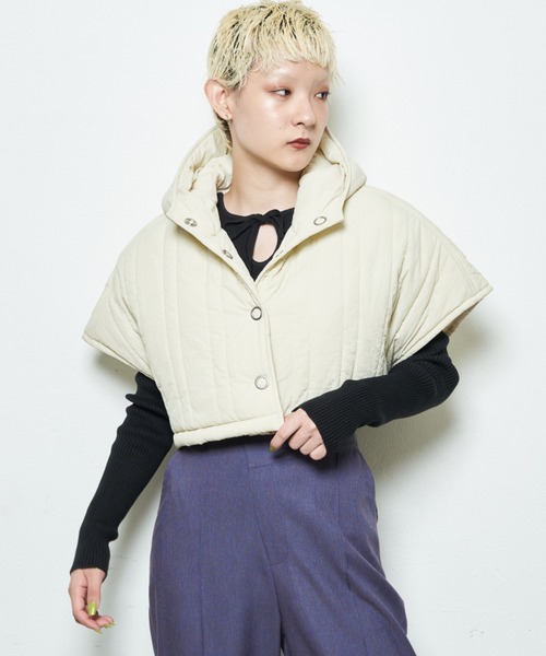 Solace(ソレイス)の「キルティング中綿ショートフードベスト(その他アウター・レディース・ブラック/ナチュラル・FREE)」の13枚目の写真