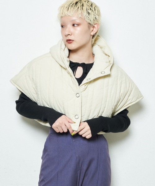 Solace(ソレイス)の「キルティング中綿ショートフードベスト(その他アウター・レディース・ブラック/ナチュラル・FREE)」の16枚目の写真