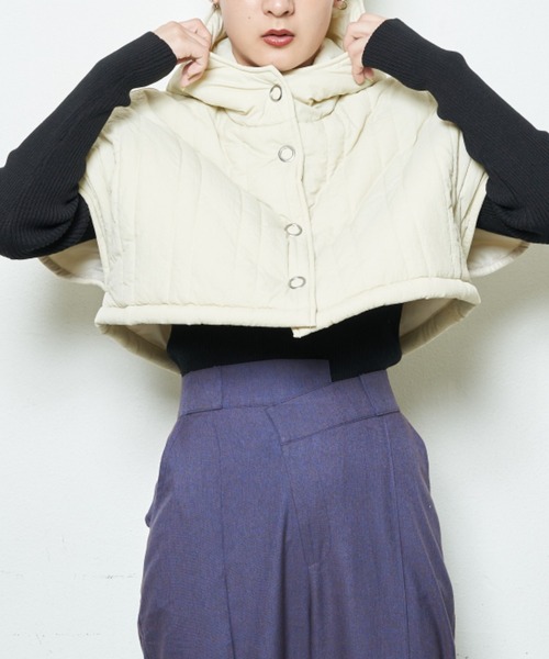 Solace(ソレイス)の「キルティング中綿ショートフードベスト(その他アウター・レディース・ブラック/ナチュラル・FREE)」の18枚目の写真