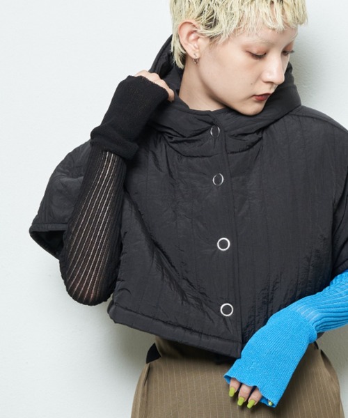 Solace(ソレイス)の「キルティング中綿ショートフードベスト(その他アウター・レディース・ブラック/ナチュラル・FREE)」の3枚目の写真