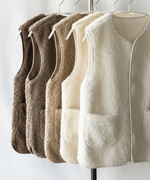 me+em select（ミームセレクト）の「【 ５色展開 】エコムートンジップボアベスト（ベスト・レディース・ベージュ/ブラウン/アイボリー/モカ/ダークベージュ・FREE）」の2枚目の写真