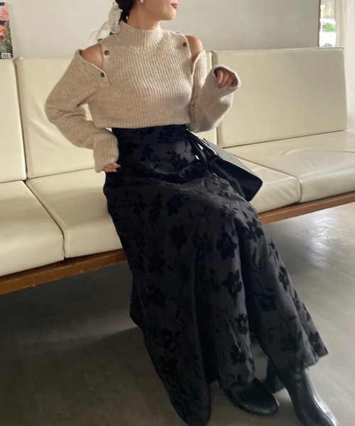 one after another NICE CLAUP（ワンアフターアナザーナイスクラップ）の「トレンドの肌見せができる。肩あきマルチWAYニット（ニット/セーター・レディース・オフホワイト/ベージュ/ブラック/パープル系その他・FREE）」の17枚目の写真