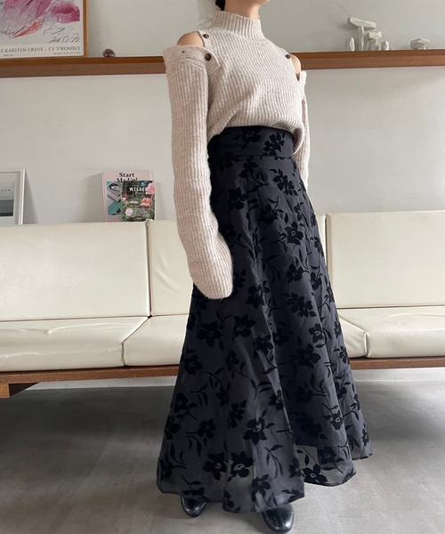 one after another NICE CLAUP（ワンアフターアナザーナイスクラップ）の「トレンドの肌見せができる。肩あきマルチWAYニット（ニット/セーター・レディース・オフホワイト/ベージュ/ブラック/パープル系その他・FREE）」の18枚目の写真