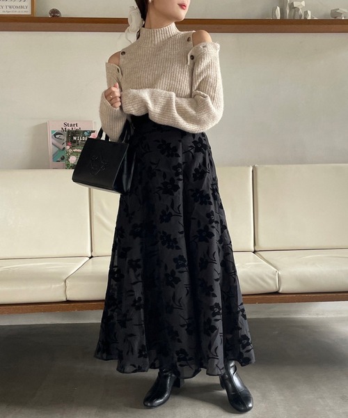 one after another NICE CLAUP（ワンアフターアナザーナイスクラップ）の「トレンドの肌見せができる。肩あきマルチWAYニット（ニット/セーター・レディース・オフホワイト/ベージュ/ブラック/パープル系その他・FREE）」の19枚目の写真