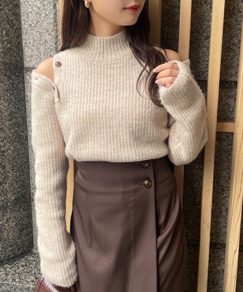 one after another NICE CLAUP（ワンアフターアナザーナイスクラップ）の「トレンドの肌見せができる。肩あきマルチWAYニット（ニット/セーター・レディース・オフホワイト/ベージュ/ブラック/パープル系その他・FREE）」の21枚目の写真