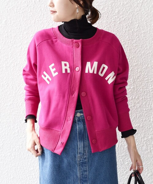 SHIPS（シップス）の「*【SHIPS別注】Goodwear:カレッジロゴカーディガン◆（カーディガン/ボレロ・レディース・ライトグレー/オフホワイト/ピンク系/ネイビー・ONE SIZE）」の4枚目の写真