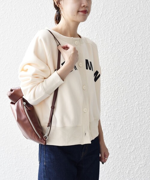 SHIPS（シップス）の「*【SHIPS別注】Goodwear:カレッジロゴカーディガン◆（カーディガン/ボレロ・レディース・ライトグレー/オフホワイト/ピンク系/ネイビー・ONE SIZE）」の19枚目の写真