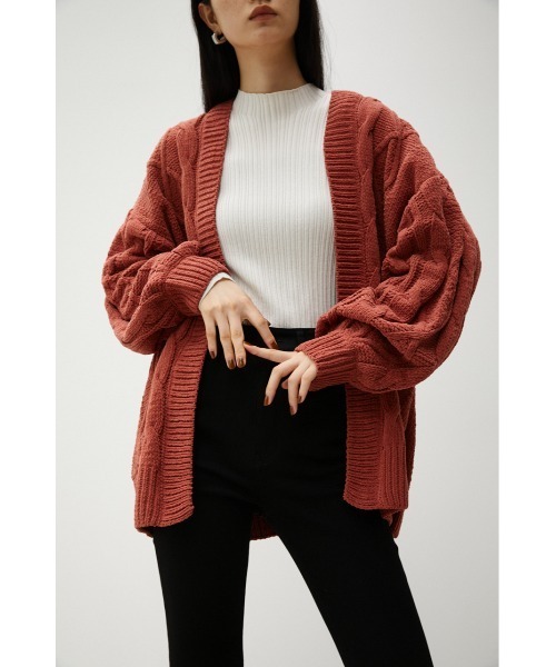 AZUL by moussy（アズールバイマウジー）の「CHENILLE CABLE KNIT CARDIGAN/シェニールケーブルニットカーディガン（カーディガン/ボレロ・レディース・ブラック/オレンジ/アイボリー/ピンク系その他/ターコイズブルー系・FREE）」の4枚目の写真