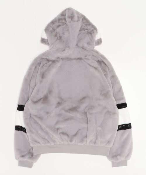 Salong hameu（サロン ハミュー）の「袖ライン フェイクファーブルゾン