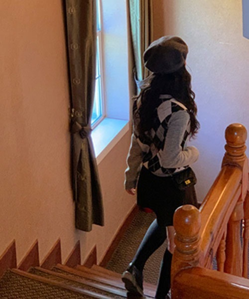 SONA（ソナ）の「SONYUNARA Vネックアーガイルニットカーディガン（カーディガン/ボレロ・レディース・ブラック/グレー/アイボリー・FREE）」の6枚目の写真