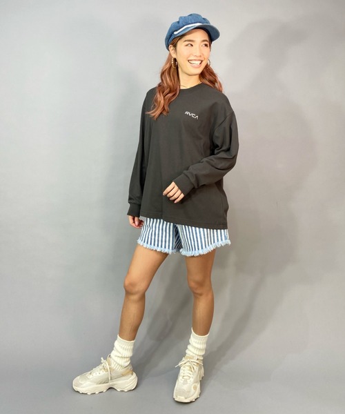 RVCA（ルーカ）の「【ムラサキスポーツ別注】RVCA/ルーカ  ロゴロンT  オーバーサイズ バックロゴ   BD043-P05（Tシャツ/カットソー・レディース・ブラック/ベージュ/ホワイト・S/M/L）」の10枚目の写真