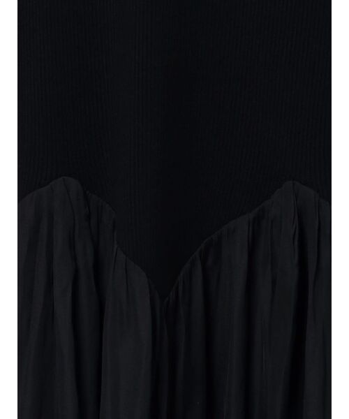 LAGUNAMOON（ラグナムーン）の「オープンショルダーニットワンピース（ワンピース・レディース・ブラック/カーキ/アイボリー・SMALL/MEDIUM）」の17枚目の写真