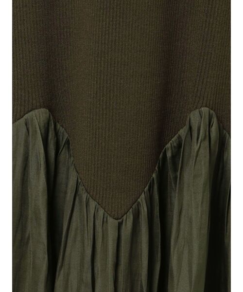 LAGUNAMOON（ラグナムーン）の「オープンショルダーニットワンピース（ワンピース・レディース・ブラック/カーキ/アイボリー・SMALL/MEDIUM）」の18枚目の写真