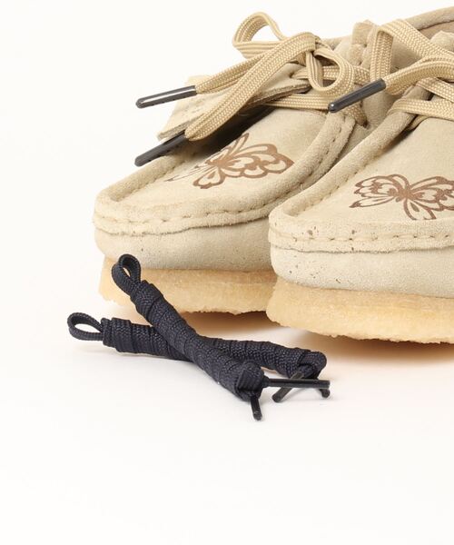 ANNA SUI(アナスイ)の「Clarks Wallabee ANNA SUI atmos(MENS)(ブーツ・メンズ・ベージュ・UK7.5/UK8.5/UK9.5/UK10)」の3枚目の写真