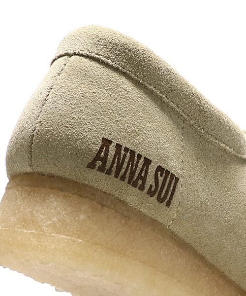 ANNA SUI(アナスイ)の「Clarks Wallabee ANNA SUI atmos(MENS)(ブーツ・メンズ・ベージュ・UK7.5/UK8.5/UK9.5/UK10)」の5枚目の写真