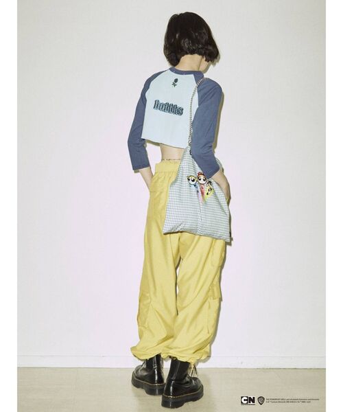 jouetie（ジュエティ）の「ThePowerpuffGirlsクロップドラグラン【コラボ/ショート丈】（Tシャツ/カットソー・レディース・グリーン/ブルー/ピンク/オフホワイト・MEDIUM）」の19枚目の写真