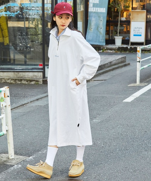 CONVERSE（コンバース）の「【CONVERSE/コンバース】ワンポイントロゴ刺繍 ハーフジップ オーバーサイズマキシ丈ワンピース（ワンピース・レディース・グレー/オフホワイト/グリーン・M）」の8枚目の写真