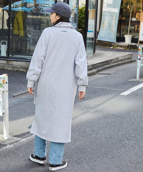 CONVERSE（コンバース）の「【CONVERSE/コンバース】ワンポイントロゴ刺繍 ハーフジップ オーバーサイズマキシ丈ワンピース（ワンピース・レディース・グレー/オフホワイト/グリーン・M）」の17枚目の写真