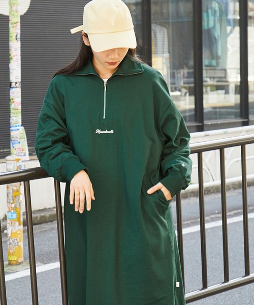 CONVERSE（コンバース）の「【CONVERSE/コンバース】ワンポイントロゴ刺繍 ハーフジップ オーバーサイズマキシ丈ワンピース（ワンピース・レディース・グレー/オフホワイト/グリーン・M）」の18枚目の写真